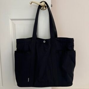 Lululemon Daily Multi-Pocket Tote Bag 20L